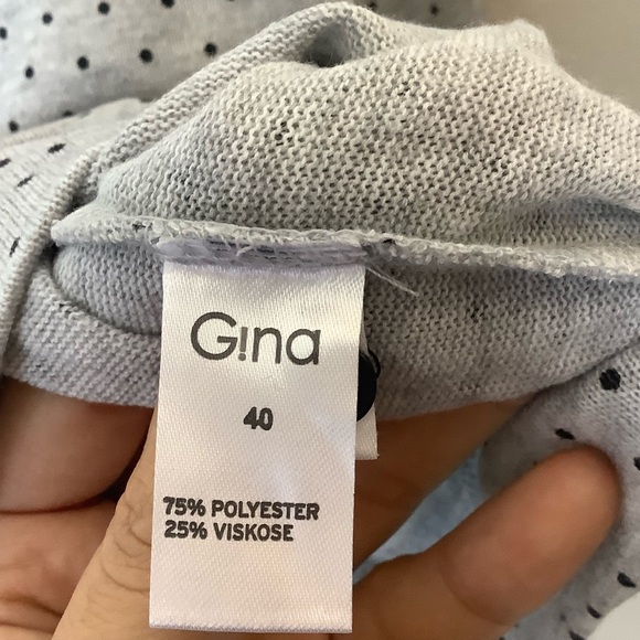 Gina Women’s Gray Long Sleeve Polka Dot Button Front Cardigan Sweater Size M/L - Picture 3 of 7